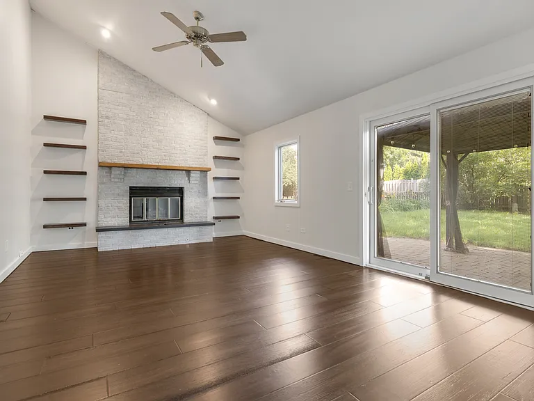 616 Blue Spruce Ln — Photo 11