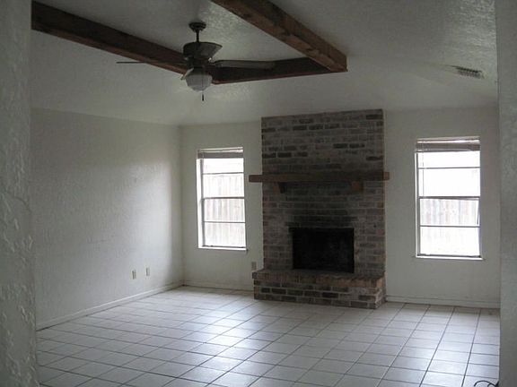 2nd image of 3006 Latour Pl