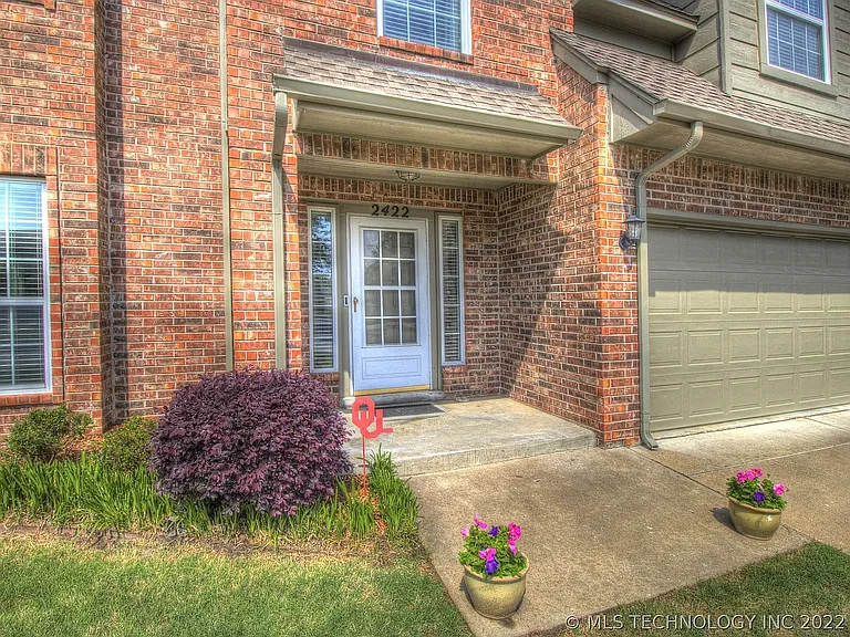 2422 S Redwood Pl — Photo 5