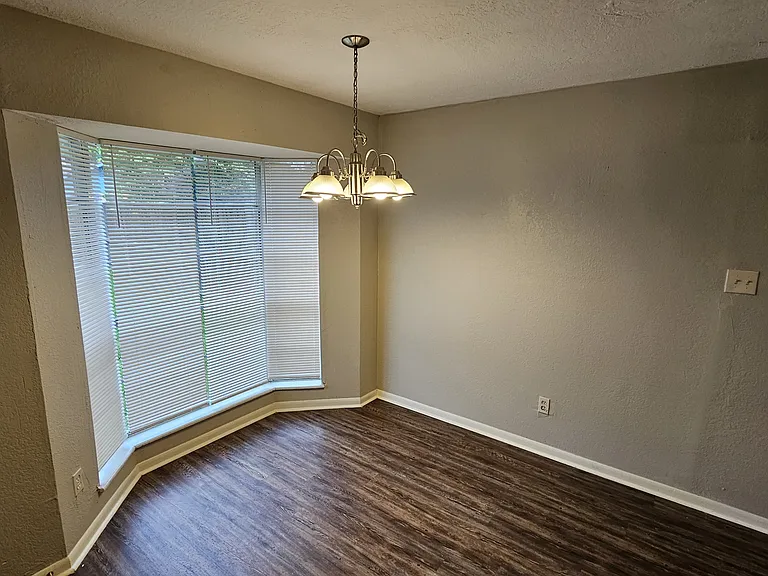 1404 Cactus St — Photo 9