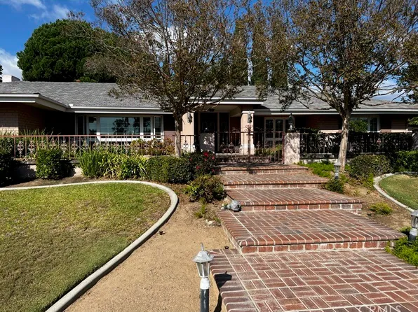 1921 Fairweather Rd, Santa Ana, CA 92705