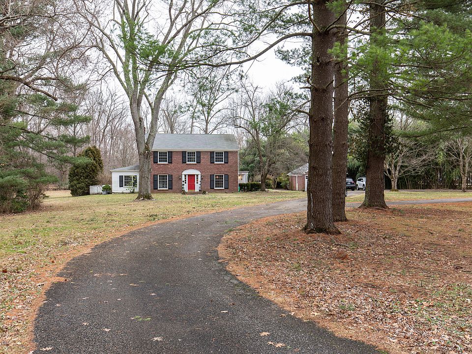 1301 Glenbrook Rd, Anchorage, KY 40223 Zillow