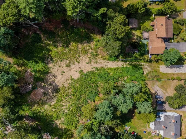 125-125R Middleboro Ave, East Taunton, MA 02718