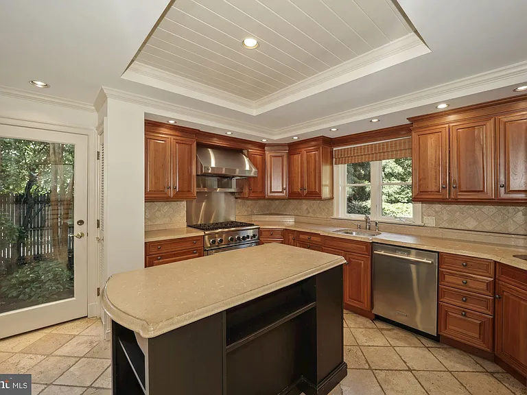 7711 Brookville Rd — Photo 12