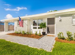 9858 Daphne Ave, Palm Beach Gardens, FL 33410