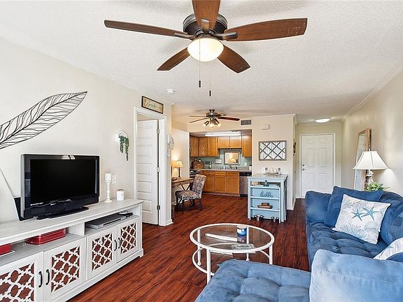 2nd image of 1580 Harbor Dr Unit 224