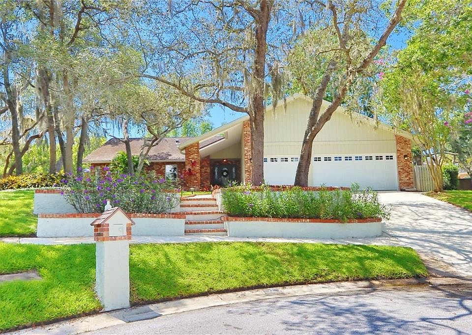 1st image of 27 Pinewood Cir