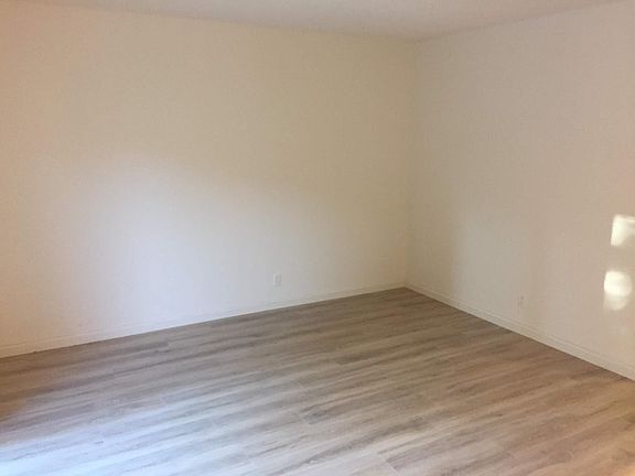 2nd image of 236 Essex Way
