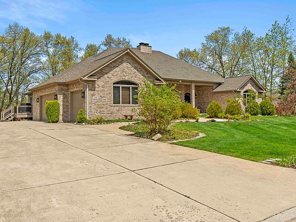 3rd image of 505 Brittany Ln