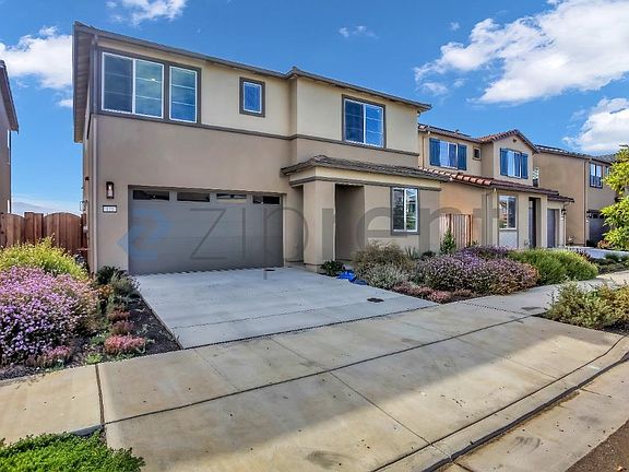 3rd image of 121 Dogwood Ct