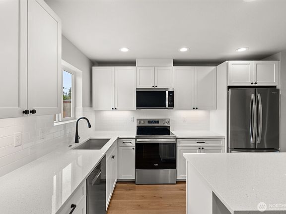 5th image of 475 Garfield Ave E
