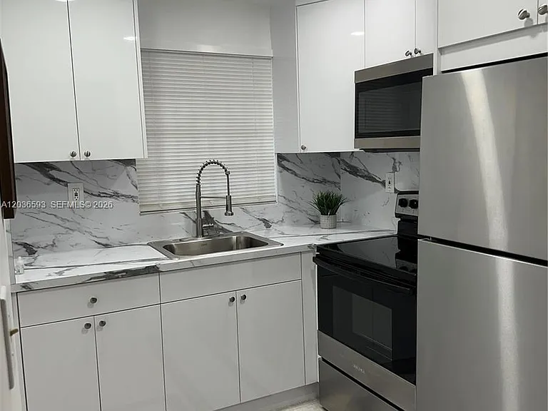1855 W 60th St #345 — Photo 8