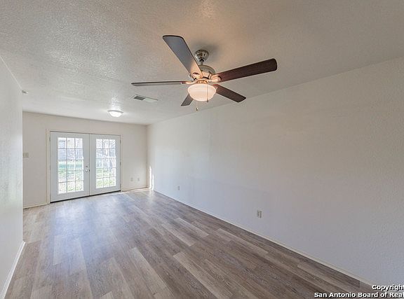 3rd image of 285 Oelkers Dr