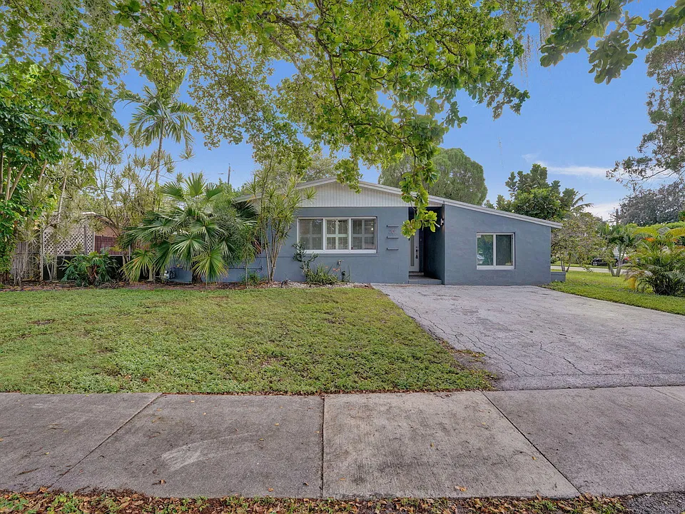 201 N 68th Way