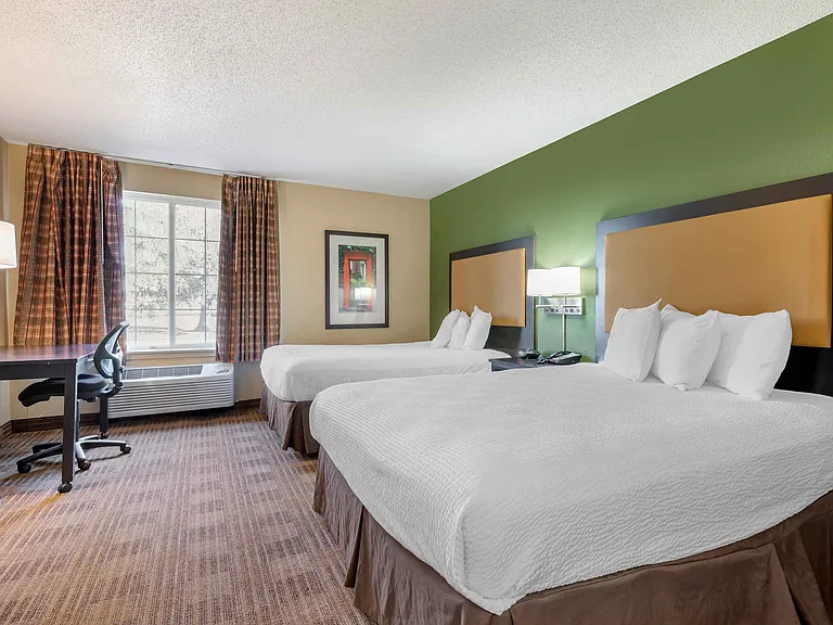Studio Suite - 2 Full Beds