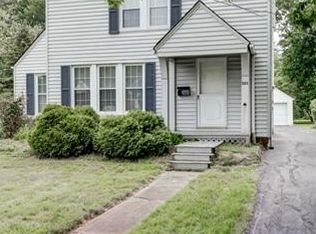 303 E 260th St, Euclid, OH 44132