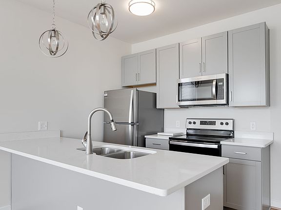 5th image of 2910 Q St #101