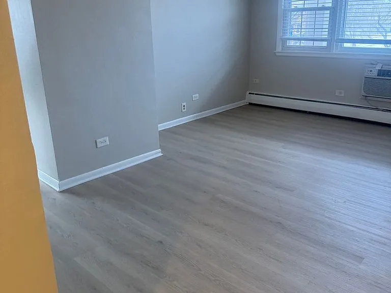 Colonial — Photo 16