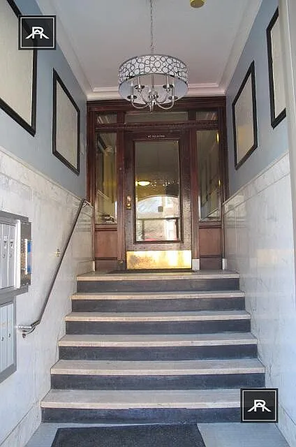 Building Photo - 35 Walbridge St #7