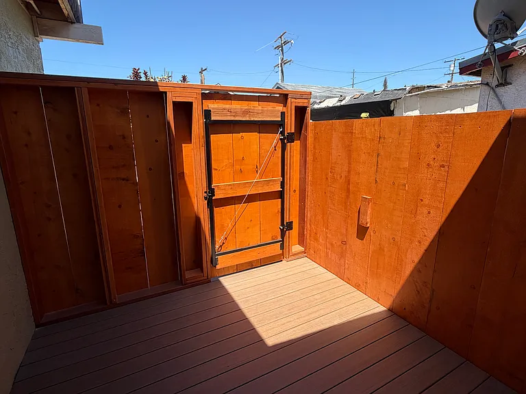 1904 Julian Ave — Photo 3