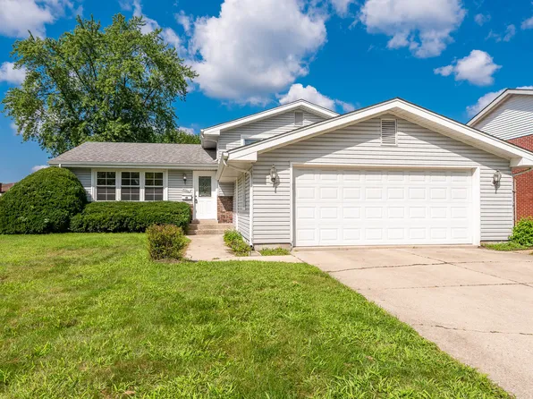 18326 Bock Rd, Lansing, IL 60438