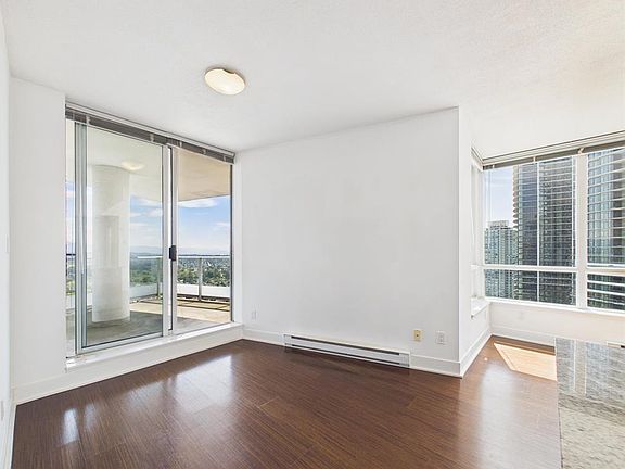 5th image of 4808 Hazel St #3106