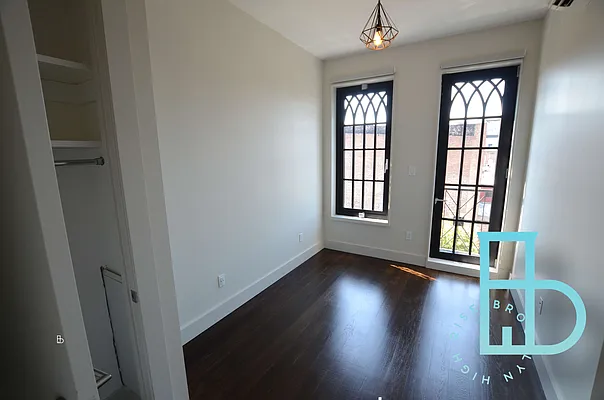 Rented by Miron Realty Group | media 28