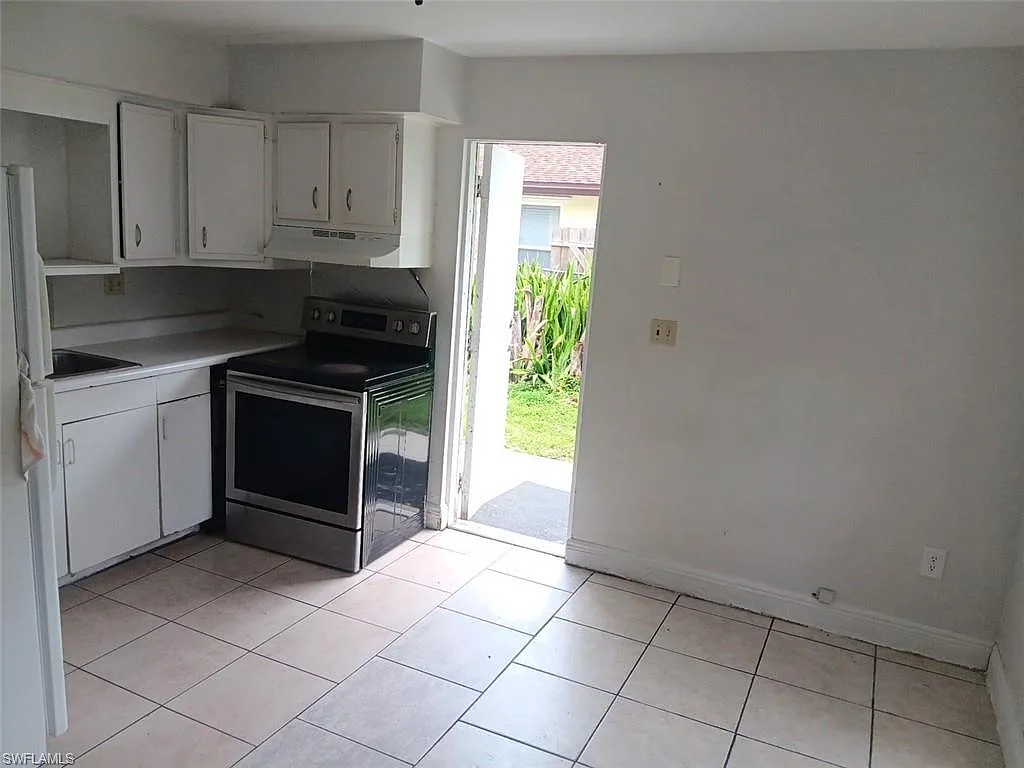 2 bed, 1.0 bath, 770 sqft, $1,950 — Photo 2