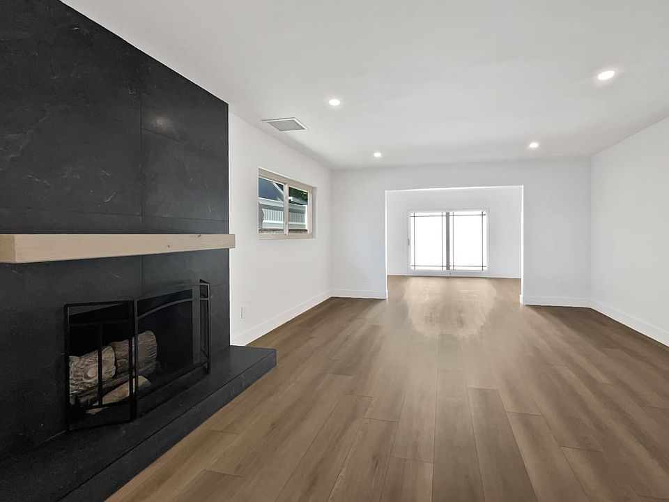 1st image of 5109 N Oaks Dr