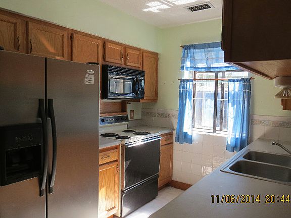 2nd image of 271 SE Polk Ln