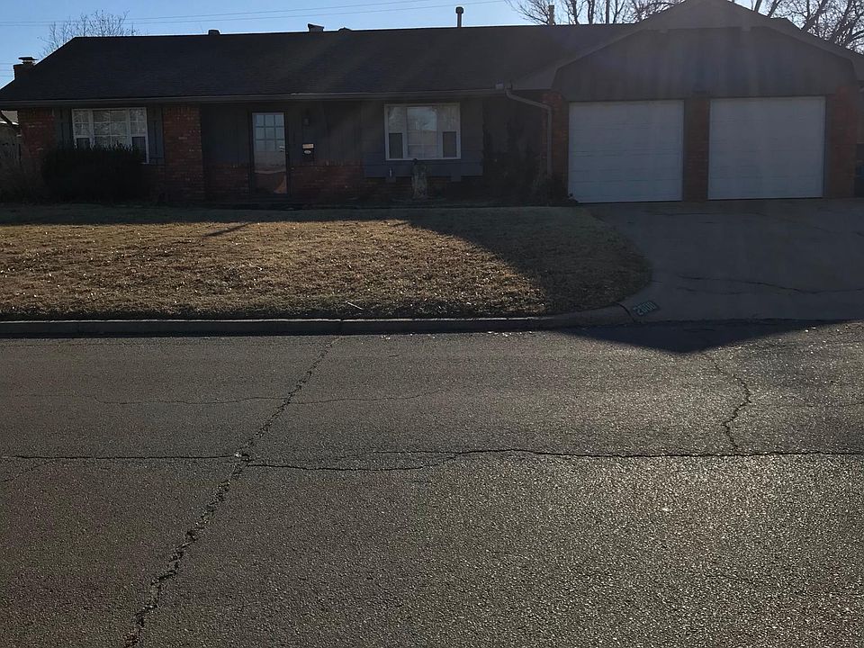 1st image of 2800 Huntleigh Dr