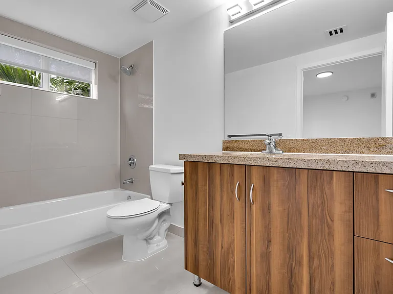 3rd bedroom bath
