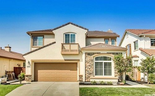 2nd image of 302 Dinis Cottage Ct