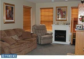 5th image of 11 Doral Ct