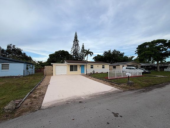 2nd image of 4852 SW 44th Ter