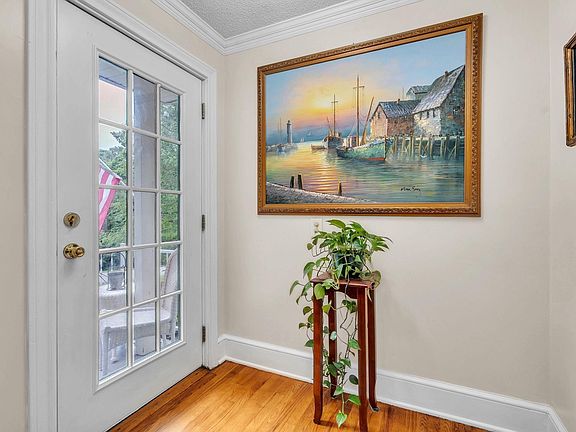 3rd image of 103 Forest Ave