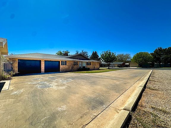 4th image of 903 SW 9th St