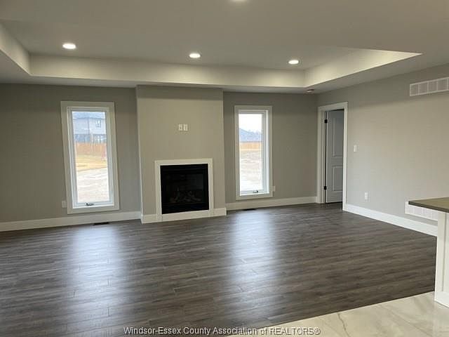 7th image of 85 Bordeaux Pl