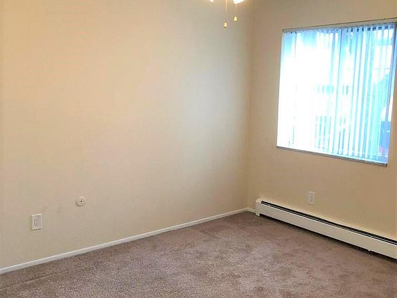 3rd image of 1860 Axtell Dr APT 3