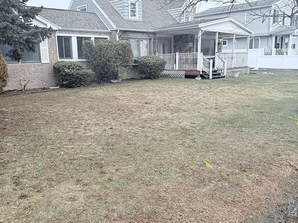 51 Tameling Ave, Babylon, NY 11702