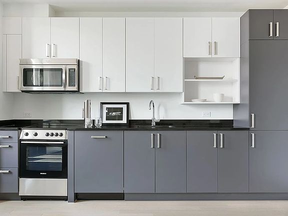 3rd image of 70 Pine St #809