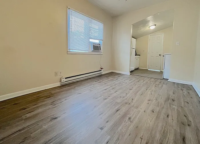 2 bed, 1.0 bath, 680 sqft, $1,195 — Photo 4