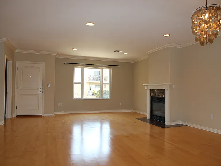 11871 Iowa Ave #104 — Photo 2