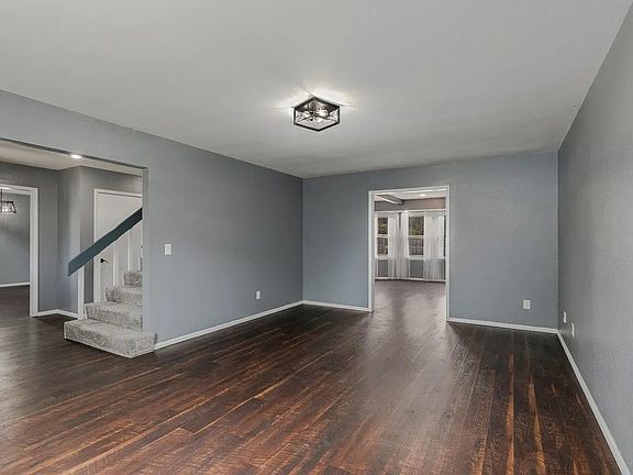 4th image of 1315 S Oak Run Pl