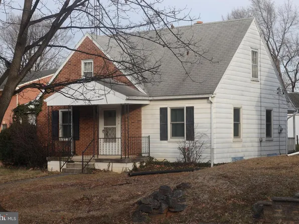 526 Pangborn Blvd, Hagerstown, MD 21742
