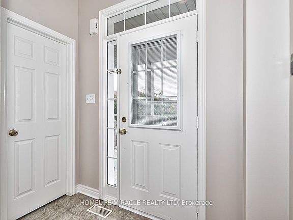 3rd image of 3 Ashdale Rd