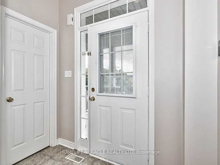 3 Ashdale Rd — Photo 3