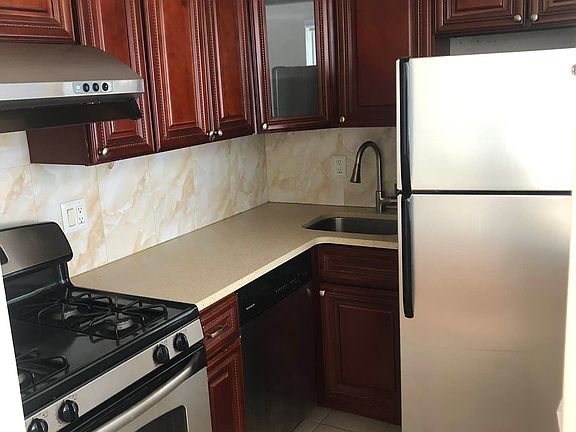 2nd image of 33-56 14th St Floor 1