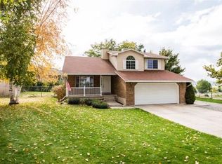 318 E 570 N, Hyde Park, UT 84318