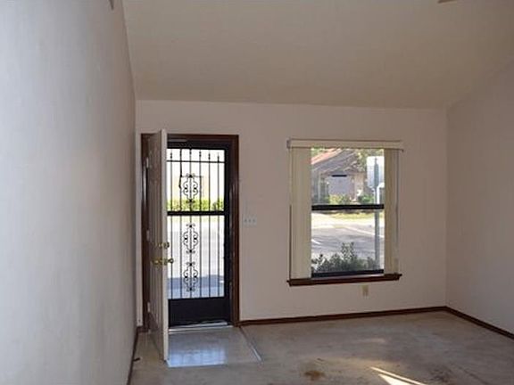 4th image of 347 Douglas Way #51